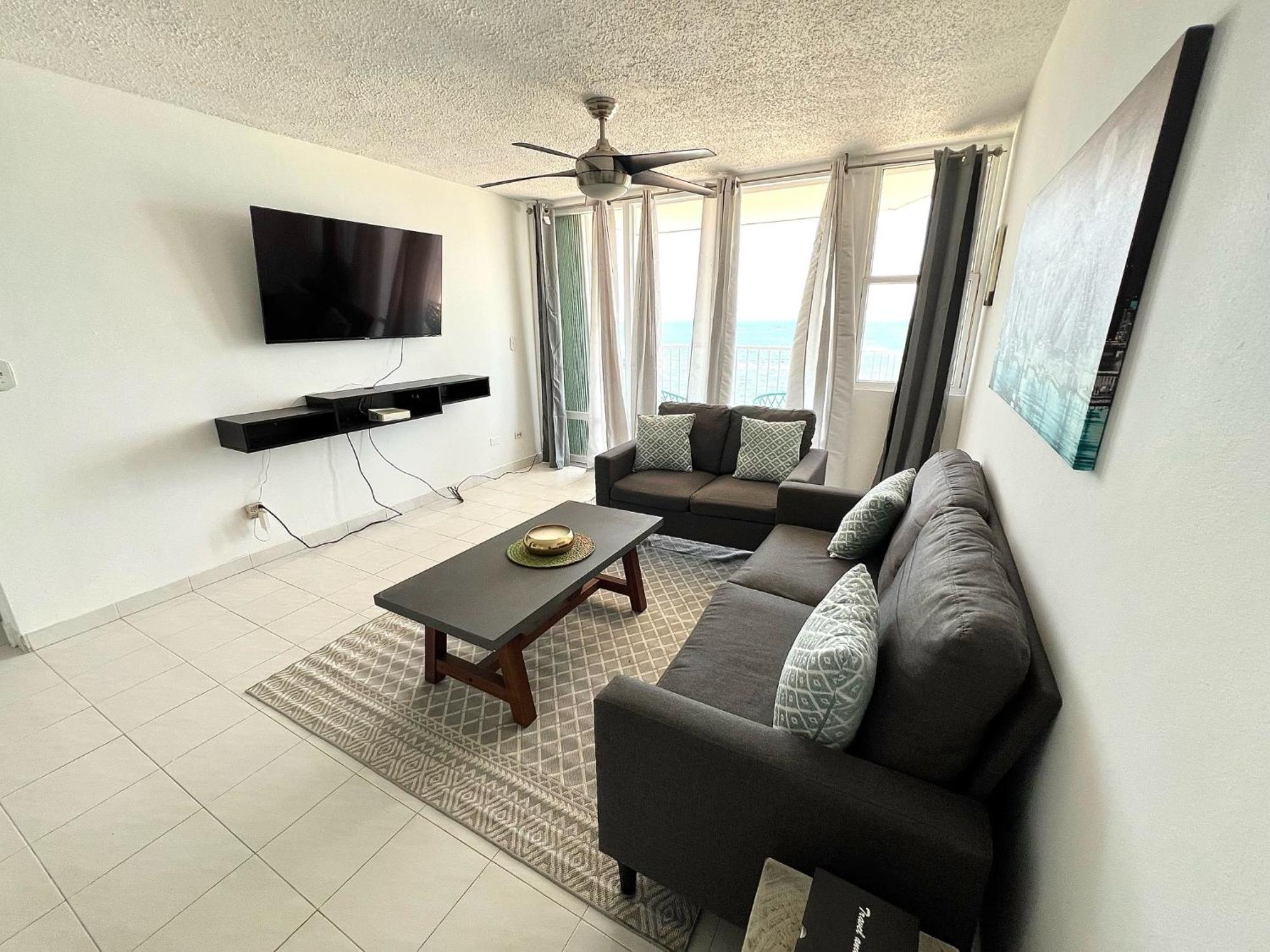 Gorgeous Ocean View 1Br W/Beach Acess & Pool Appartement San Juan Buitenkant foto